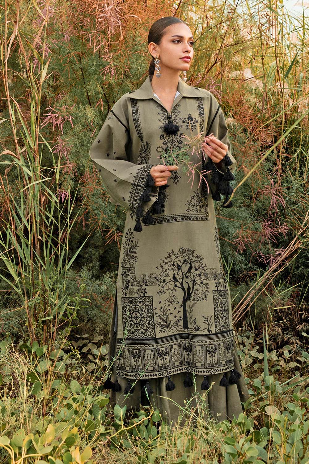 Queen Manadora 2Pcs  GC-A10