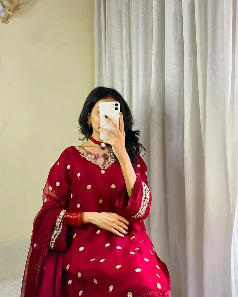 Hania Amir FZ Collection